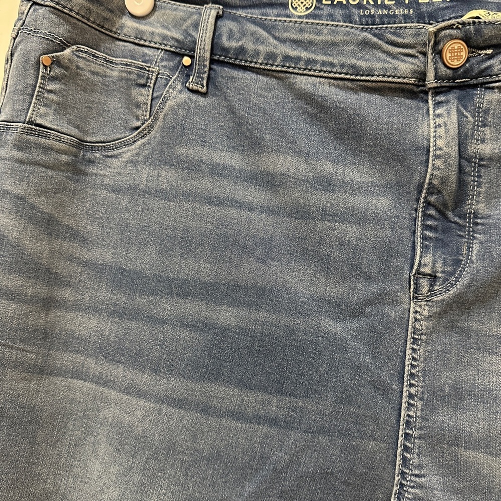 Laurie Felt Silky Denim Jeans - Picture 3 of 10